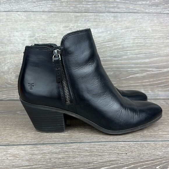 Frye Shoes - Frye Judith Double Zip Black Leather Women’s Sz 8M Heeled Ankle Boots